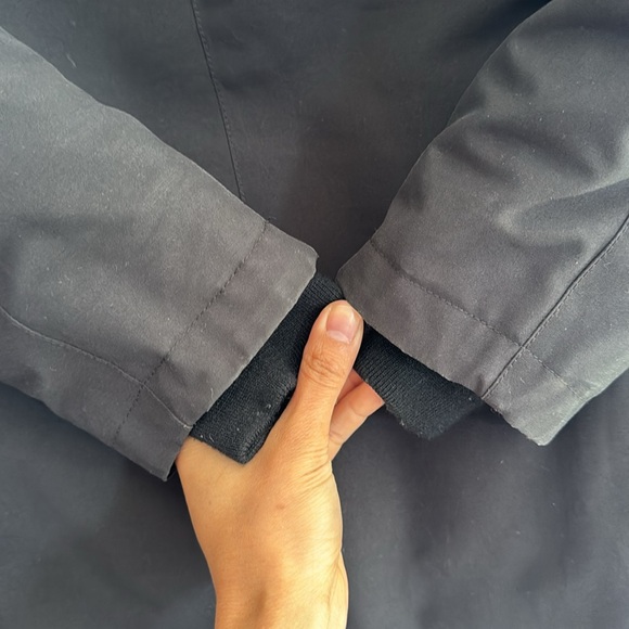 Canada Goose Hooded Jacket - Picture 4 of 6